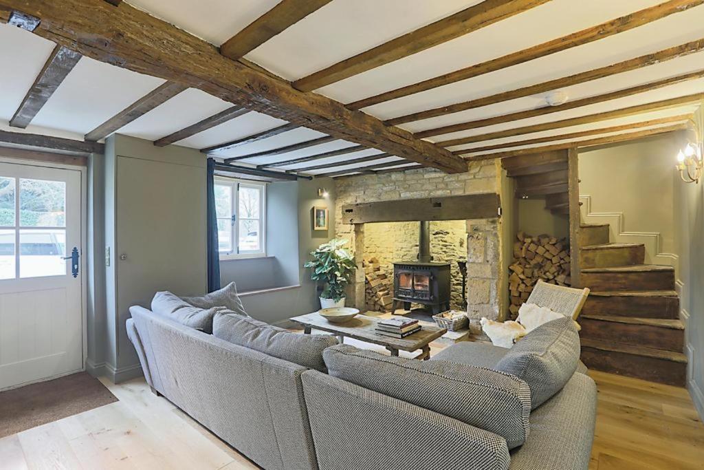 Luxury Cotswold Cottage With Hot Tub In Stow On The Wold! 외부 사진
