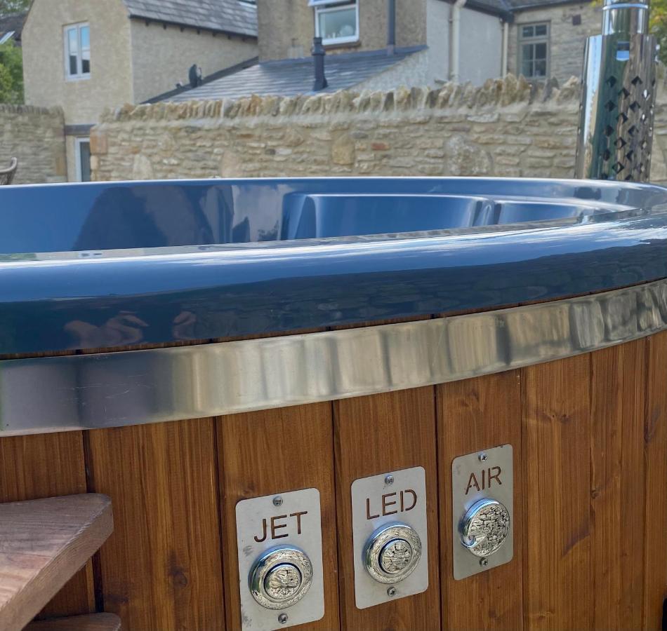 Luxury Cotswold Cottage With Hot Tub In Stow On The Wold! 외부 사진
