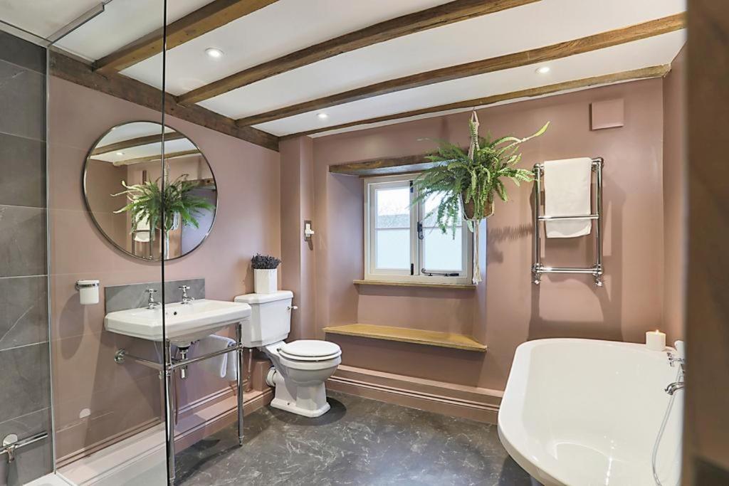 Luxury Cotswold Cottage With Hot Tub In Stow On The Wold! 외부 사진