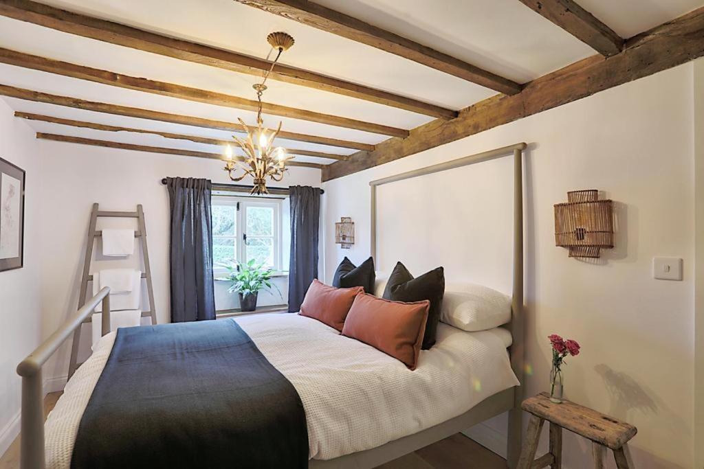 Luxury Cotswold Cottage With Hot Tub In Stow On The Wold! 외부 사진