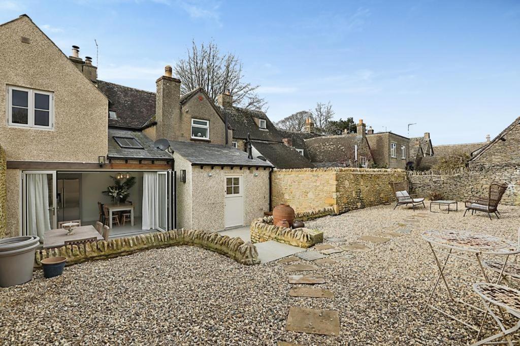 Luxury Cotswold Cottage With Hot Tub In Stow On The Wold! 외부 사진