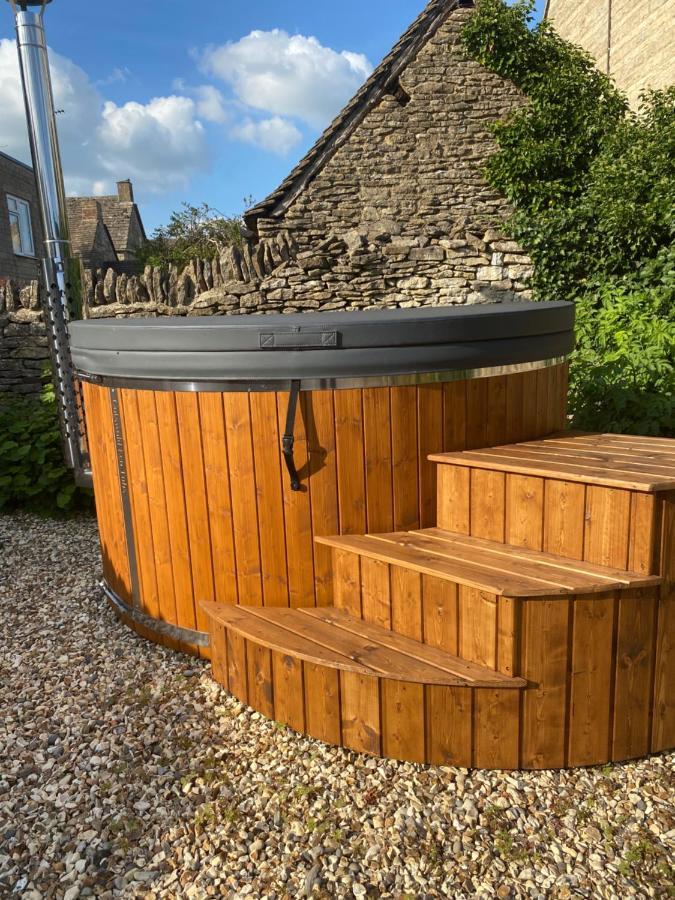 Luxury Cotswold Cottage With Hot Tub In Stow On The Wold! 외부 사진