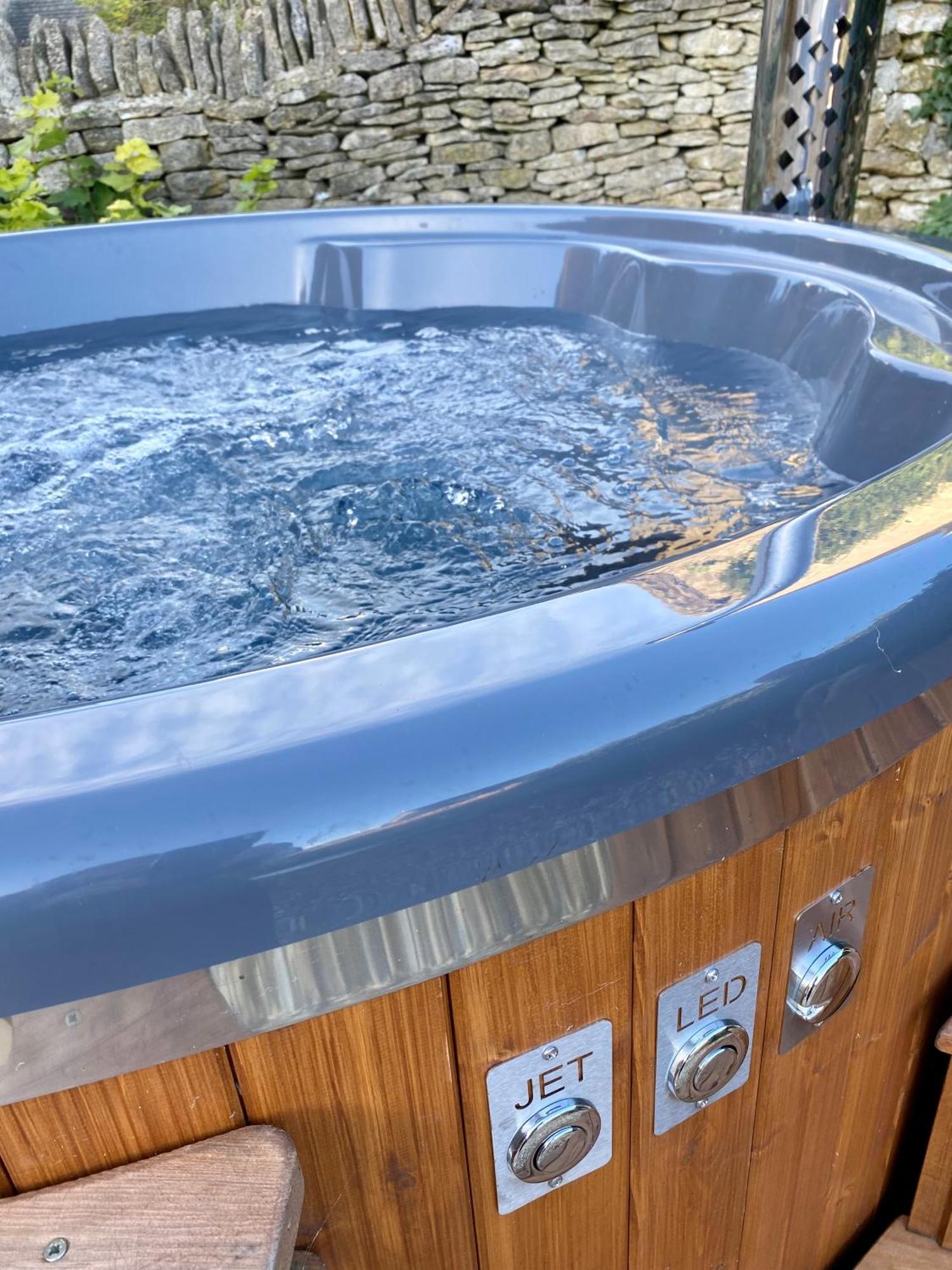 Luxury Cotswold Cottage With Hot Tub In Stow On The Wold! 외부 사진